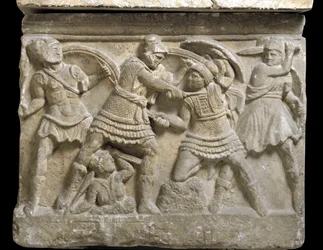 Arte etrusco: «Eteocles y Polinices», los dos hermanos, hijos de Edipo, bajorrelieve de un sarcófago de Chiusi, siglo III a. C. - Palermo, Museo Arqueológico Nacional - Duelo entre los hermanos Eteocles y Polinices, hijos de Edipo - Bajorrelieve, detalle