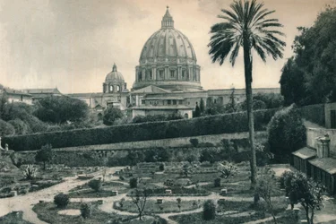 Jardines del Vaticano y cúpula de la Basílica de San Pedro, Roma, Italia, 1927