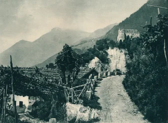 Paisaje con el castillo de Tirol, Merano, Tirol del Sur, Italia, 1927