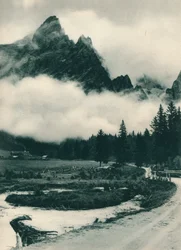 Grupo Pala en las nubes, San Martino di Castrozza, Dolomitas, Italia, 1927