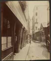 En la esquina de la Rue de Venise, en el 14 (4.º)