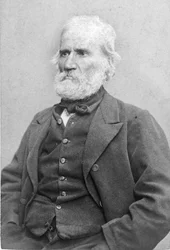 Louis Auguste Blanqui. 1805-1881. Teórico y político socialista. Busto. Traje de ciudad