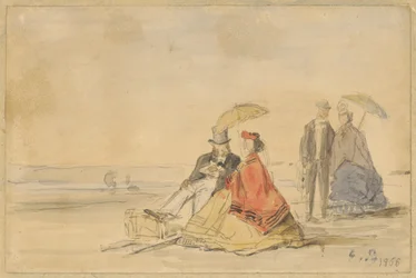 Una pareja sentada y una pareja caminando en la playa