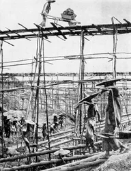 Métodos primitivos en el distrito de estaño más rico del mundo, Taiping, China, 1936