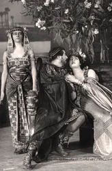 Herbert Beerbohm Tree, Constance Collier y Alice Crawford, actores ingleses, 1907