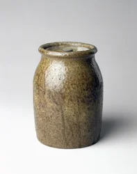 Jarra con tapa