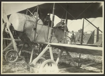 [Avión]