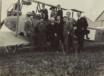 [Avión y gente]