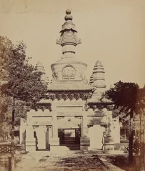 Monumento Thibetan en el Templo Lama, Pekín, octubre de 1860,1860 (foto)