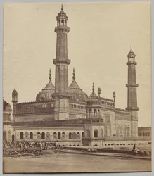 Mezquita, Dentro de Asaf-ud-Daula Imambara