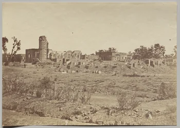 El cementerio y la residencia en la distancia