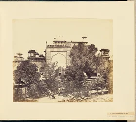 [Tumba de Akbar en Secundra, cerca de Agra]