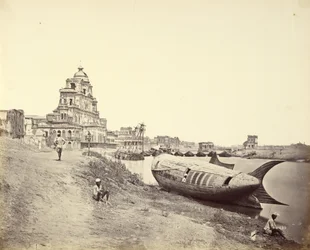 Palacio Chutter Manzil, con el Barco del Rey en Forma de Pez en el Río Gomti