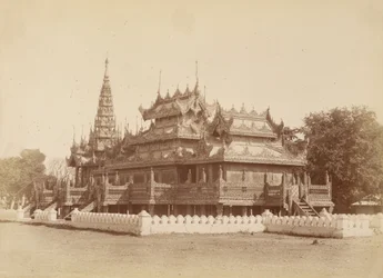 Escuela del Rey Thibaw Min Ahora Usada como Iglesia