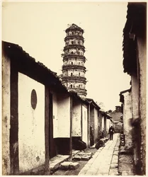 Pagoda de nueve pisos y calle Tártara, Cantón