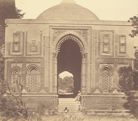 Santuario - Alai Darwaza, Kootub