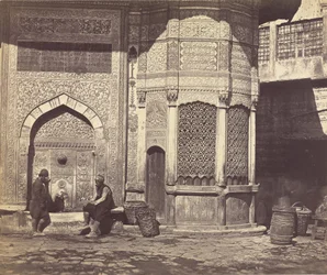 La Fuente Antigua junto al Puente Viejo