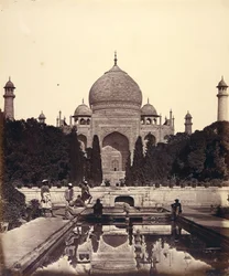 El Taj Mahal con las Fuentes