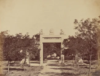 Tumba cerca de Palichian, la escena del comienzo del ataque el 21 de septiembre de 1860