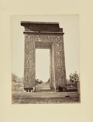 Karnak. Templo de Ramsés IV. Puerta triunfal