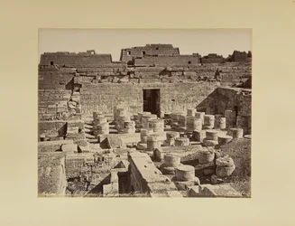 Medinet Habu. Sala hipóstila del gran Templo (Egipto)
