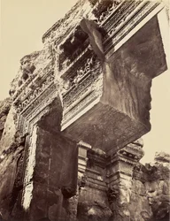 Puerta del Templo de Júpiter (Piedra que cae) - (Balbek)