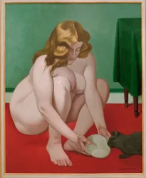 Mujer agachada ofreciendo leche a un gato