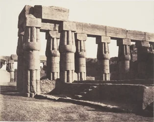Luxor (Tebas), construcción posterior - galerías - paralelos