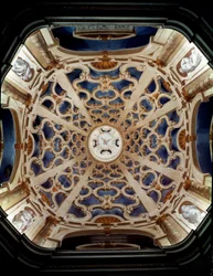 Arte barroco: Bóveda de la Iglesia de la Asunta decorada por Ferdinando Galli da Bibiena