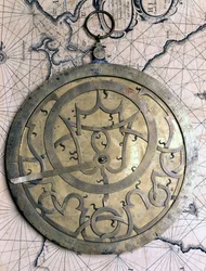 Astrolabio flamenco (Lovaina) del siglo XVI. Museo del Castillo, Milán