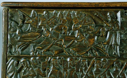 El cofre de Courtrai que representa dos escenas de la Batalla de las Espuelas de Oro luchada en Courtrai en 1302 (detalle)