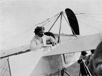 Circuito de la carrera aérea de Gran Bretaña: Jules Vedrines en el control de Shoreham, Sussex, 1911