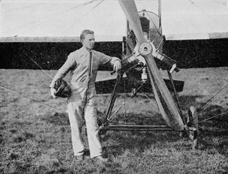 Carrera aérea Londres-París: el ganador, Sr. WL Brock, el piloto de carreras estadounidense, 1914, 1934