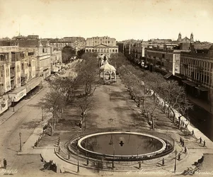 Alejandría, Egipto: Plaza de los Cónsules, con una gran fuente redonda