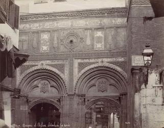 El Cairo. Mezquita el-Arhar, detalles de la puerta, 1870s