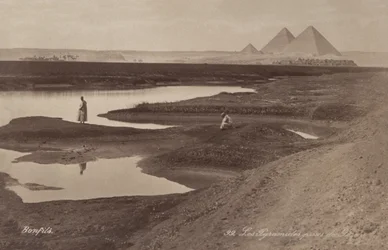 Pirámides de Giza, hacia 1900 (foto)