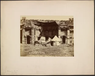 Patio rectangular, Baalbek