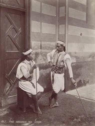 Sais coureurs en El Cairo