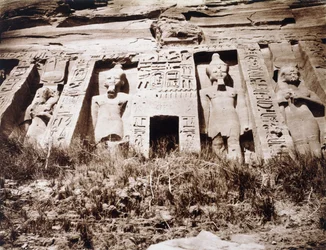 Abou-Sembil, Petit Speos, Parte Central de la Fachada, c.1853-54