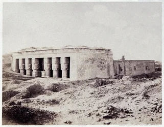 Dendera, Egipto, hacia 1850 (foto)