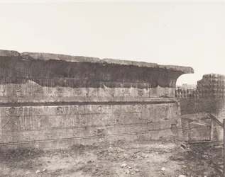 Esneh Latopolis, Construcción Ensablée - Paroi Extérieure - Corniche