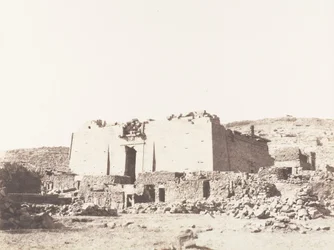 Kalabcheh Talmis, Ruinas del templo - Fachada y Muro de Enceinte