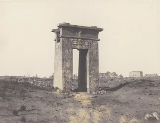 Karnak Tebas, Gran Puerta del Norte Vista desde el Punto X, 1851-52, impreso 1853-54