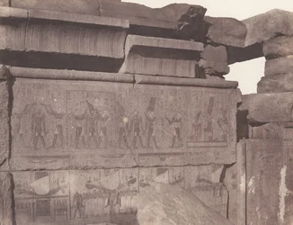 Karnak Tebas, Palacio - Construcción de Granito - Decoración Esculpida