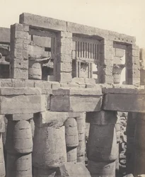 Karnak Tebas, Palacio - Sala Hipóstila - Ventana y capiteles, 1851-52, impreso 1853-54