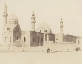 El Cairo, Mezquitas de Iscander-Pacha y del Sultán Haçan