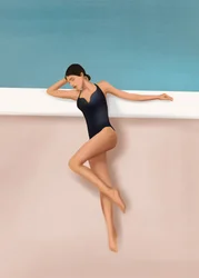 Un momento elegante junto a la piscina