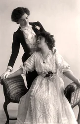 Lily Elsie 1886-1962 y Adrienne Augarde 1882-1913, actrices inglesas, 1907
