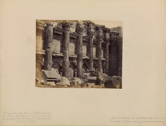 Baalbek - Pared norte del interior del templo de Júpiter, con las columnas estriadas
