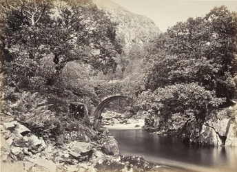 Beddgelert, Pont Aberglaslyn, desde debajo del puente, n.º 2. (517)
